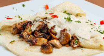 Crespelle ai funghi cremose e filanti: in questa versione sono delicate e ricche di sapore