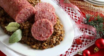 Per il cenone di Capodanno non possono mancare lenticchie e cotechino: ecco come farli secondo la ricetta classica