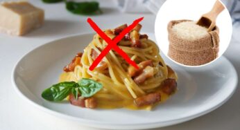 Ci facciamo una carbonara? Ma questa volta usiamo il riso: in questa versione viene ancora più cremosa