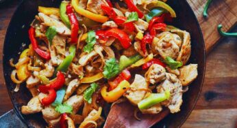 Sai fare il pollo ai peperoni alla romana? È davvero molto semplice e veloce